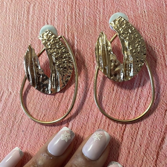 Zara Geo Irregular Hoop Earrings - Picture 12 of 13